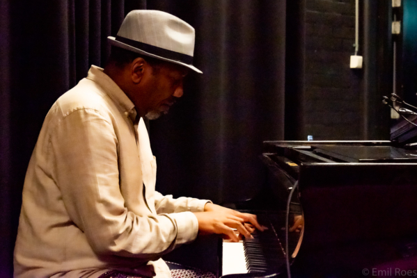 fjin2019-5810.Andile_Yenana